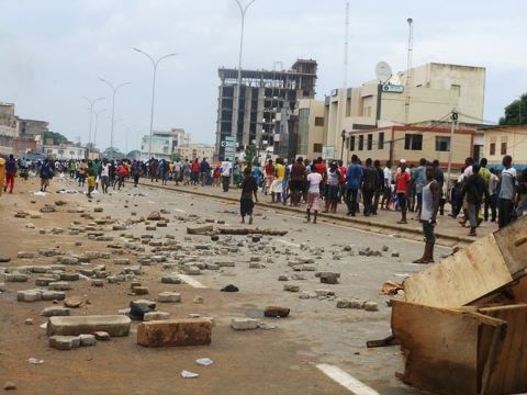 Le bûcher de la paix - République Togolaise